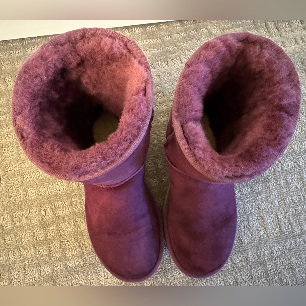 UGG Plum Classic Short II Shearling Boots - Sz 7 - Picture 9 of 9